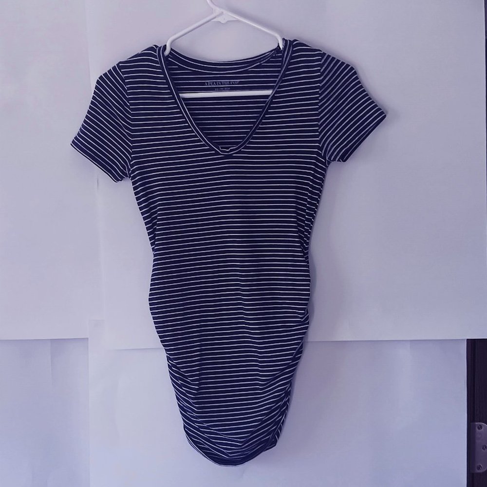 A PEA IN THE POD Navy and White Striped Maternity Tee Size XS